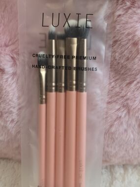 Luxie Pink Eye Brush Set with Gold Ferrules - 5pc
